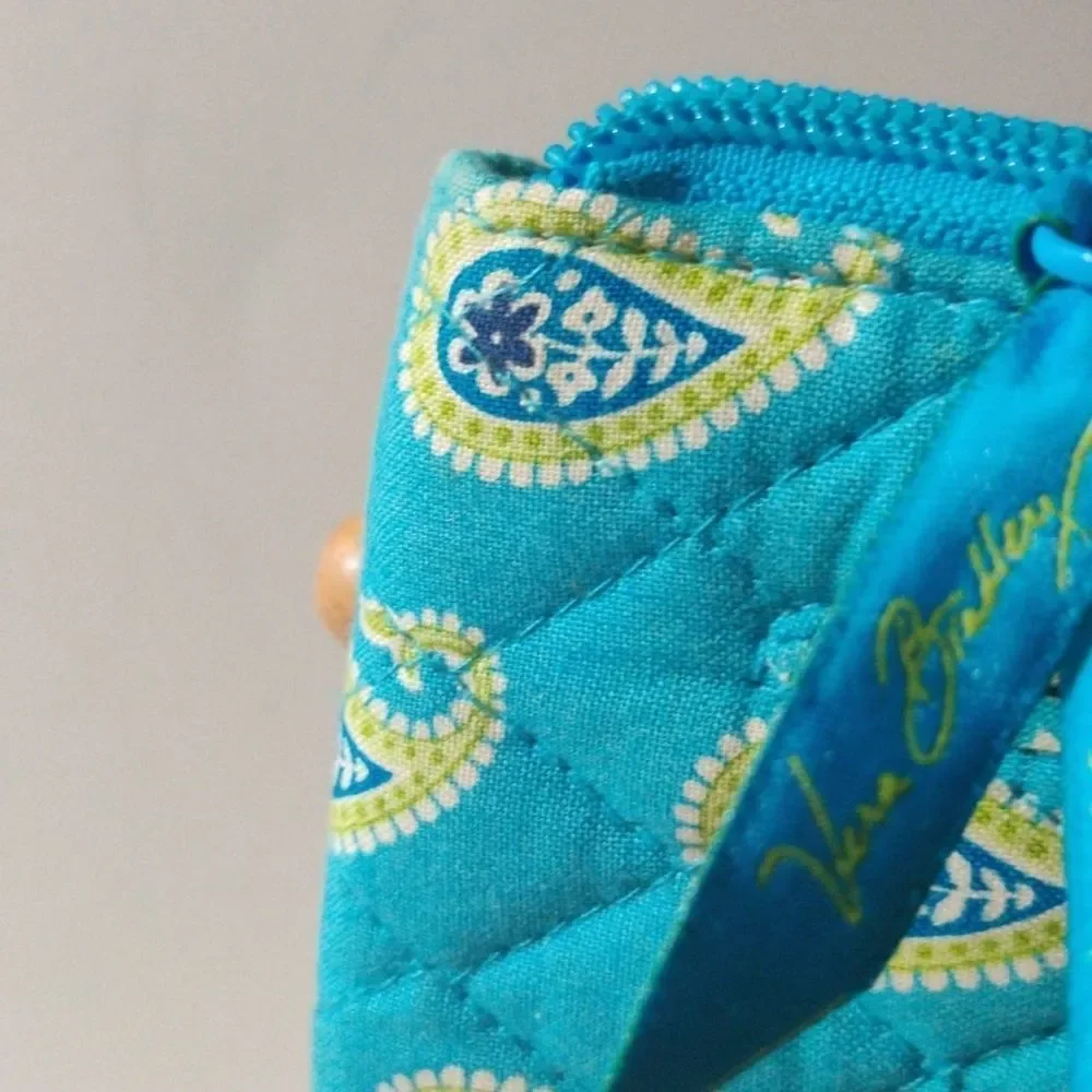 Vera Bradley Baby Blue Paisley Clutch‎ Wallet - Picture 5 of 16